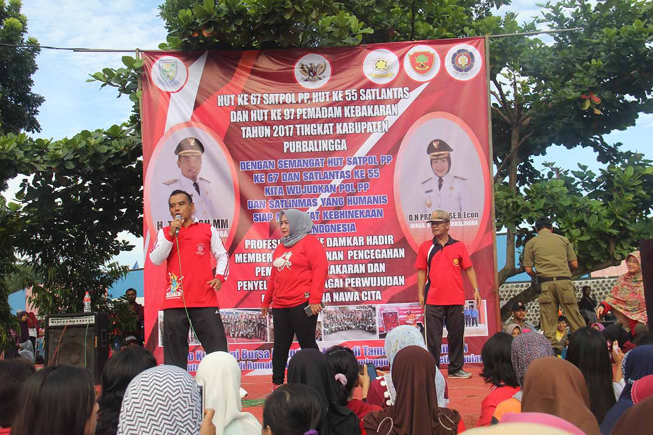 Peringati HUT Satpol PP, Bupati dan Warga Senam Sehat Bersama