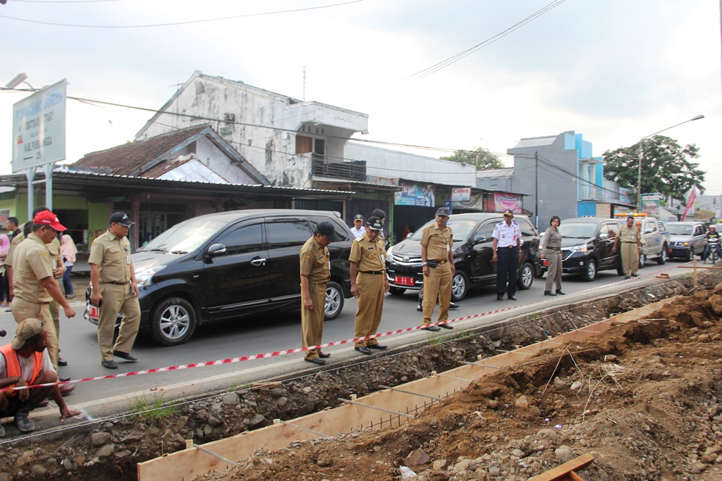 Proyek Pelebaran Jalan Diminta Rampung Sebelum Lebaran