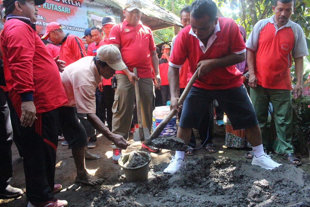 Rehab RTLH di Karangcegak, Bupati Temukan Belasan Balita Kurang Gizi