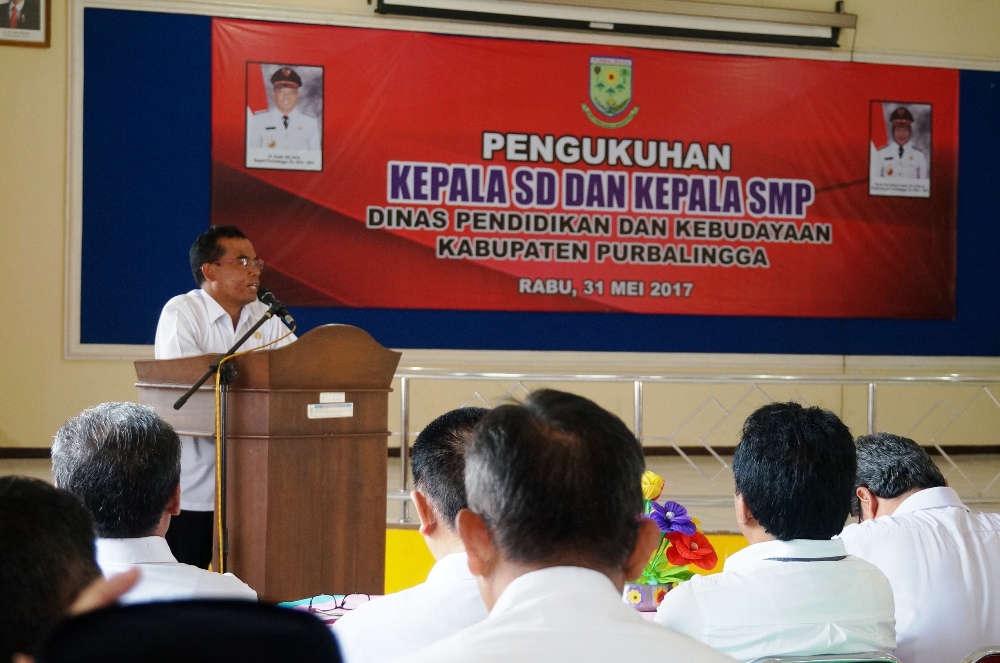 Dikukuhkan, 158 Kepala SD dan 31 Kepala SMP Dapat Pembinaan Bupati