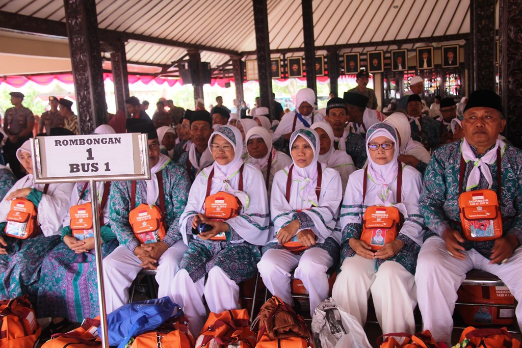 Rombongan Ketiga Calhaj Purbalingga Kloter 44 Diberangkatkan Ke Donohudan