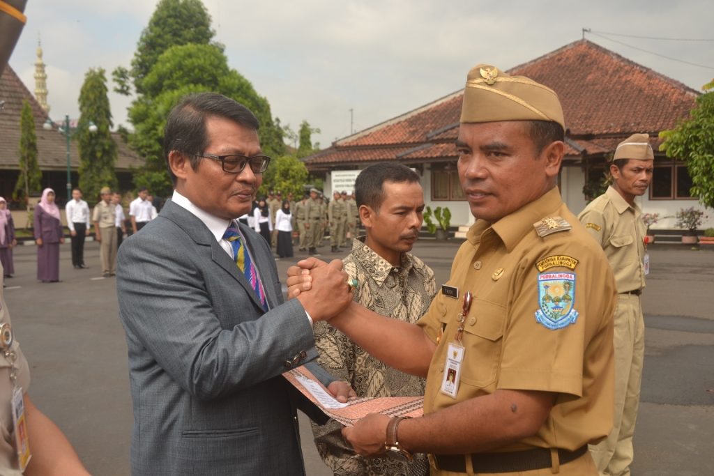 Bupati Tasdi Potong Tumpeng Peringati Hari Agraria Nasional