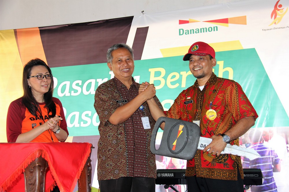 Pasar Segamas Dapat Bantuan Sepeda Motor Roda Tiga Dan Tempat Sampah Terpilah