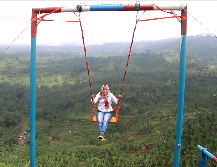 Menapaki Bukit Mertelu Yang Penuh Sensasi