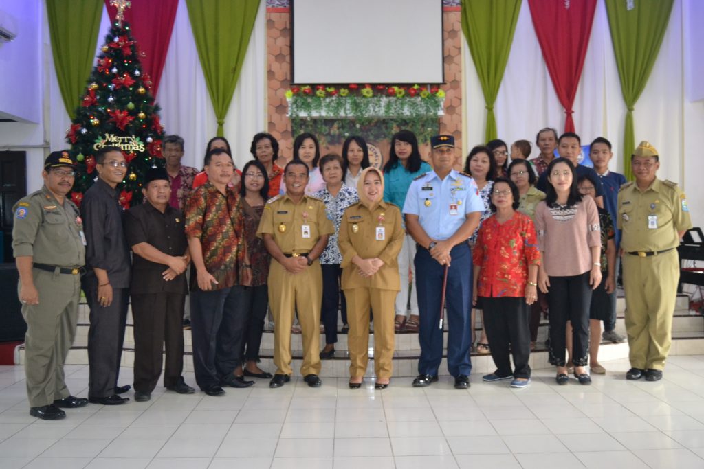 Bupati Tasdi Safari Natal ke 11 Gereja