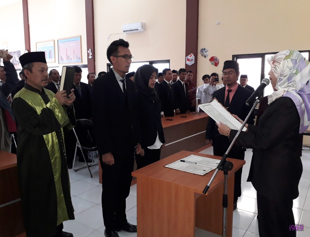 49 Anggota PPK Pemilu 2019 Dilantik, 5 Orang Menyusul