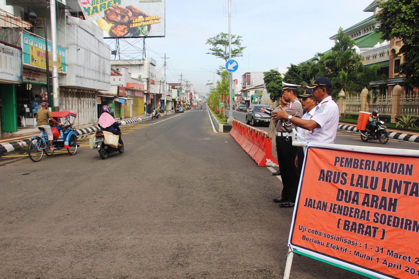 Uji Coba Pemberlakuan Arus Dua Jalur Jalan Jenderal Soedirman Bagian Barat