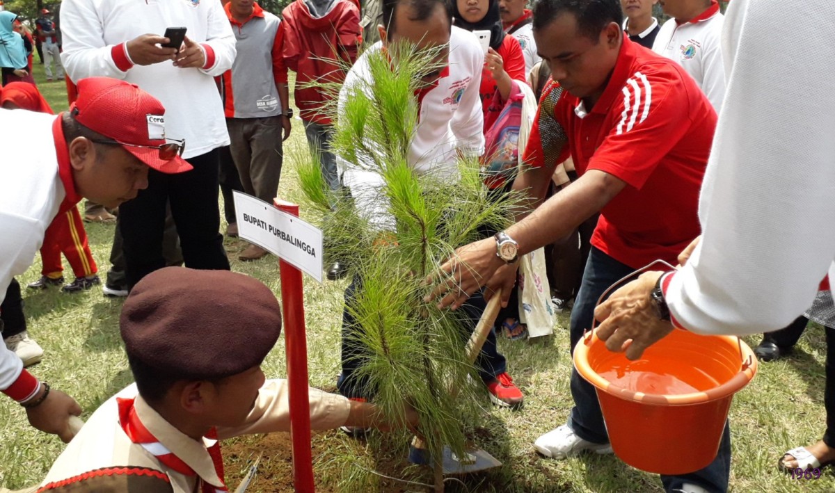 Peringati Hari Air Sedunia, PERPAMSI Jateng Tanam 15.000 Pohon di Purbalingga