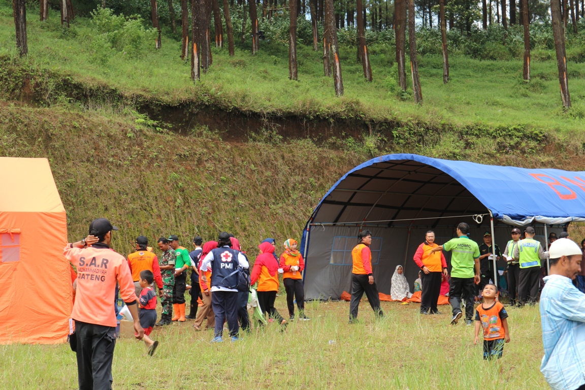 Simulasi Bencana Tanah Longsor, Warga Jingkang Dievakuasi