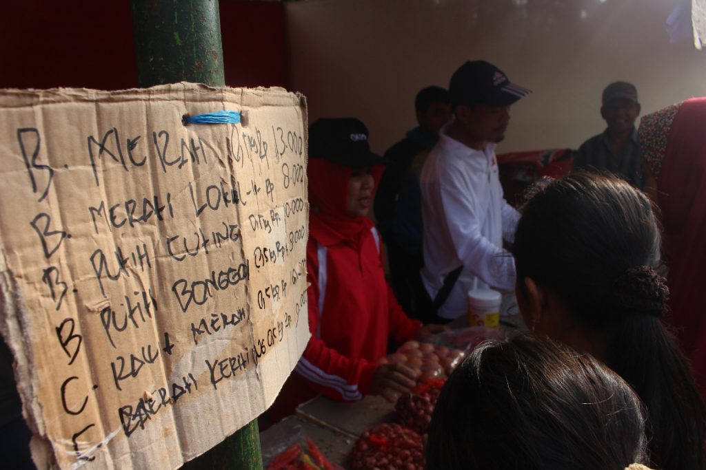 649 Warga Binangun dapat Sembako Gratis di Pasar Murah