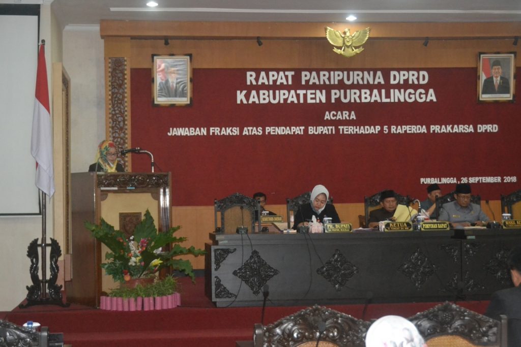 Fraksi-Fraksi Tanggapi Pendapat Bupati Terhadap 5 Raperda Prakarsa DPRD