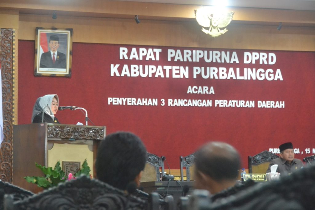 Pemkab Purbalingga Serahkan 3 Raperda