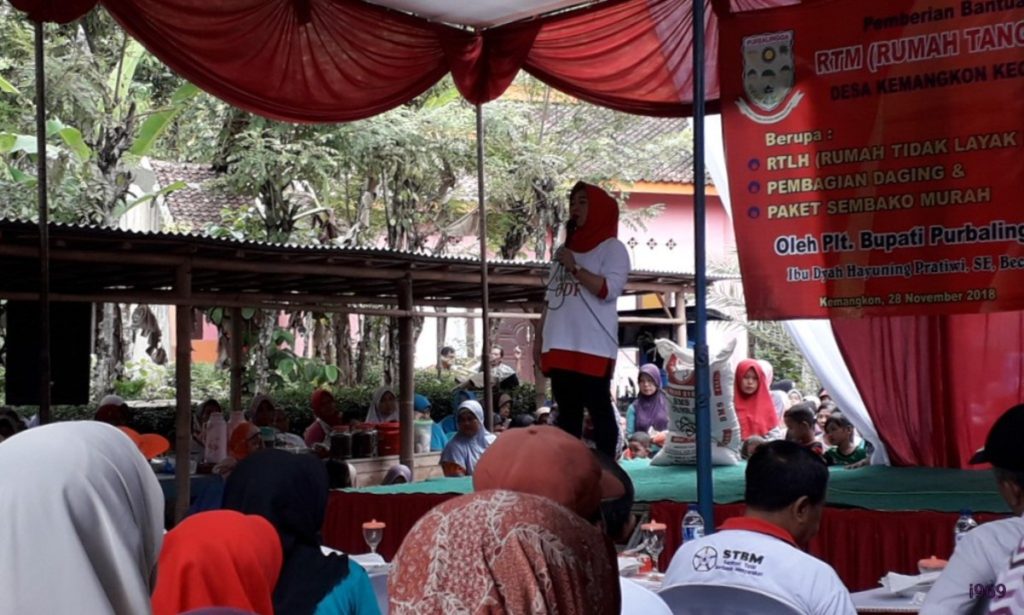 Percepatan Pengentasan Kemiskinan, Dinpertan Bagi Daging Ayam Gratis Di Desa Kemangkon