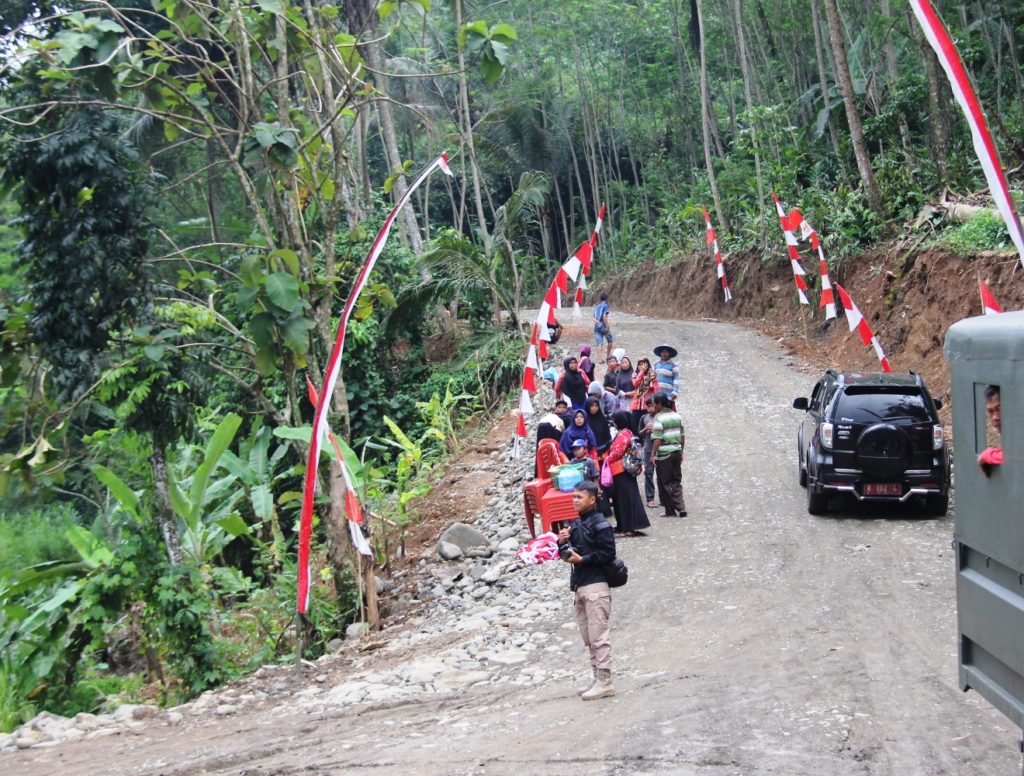 Sekda Purbalingga Resmikan Jalan Hasil TMMD Sengkuyung Tahap III Tahun 2018