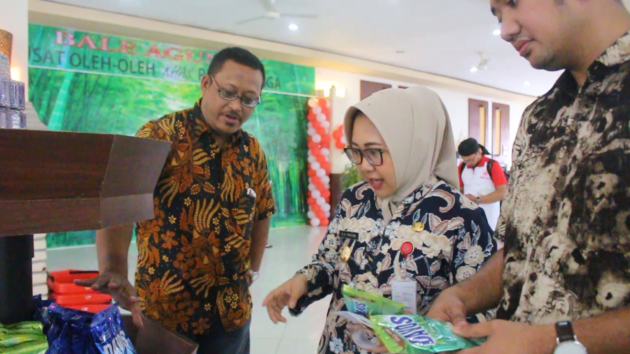 Kado Hari Jadi, Plt Bupati Tiwi Resmikan Pusat Oleh Oleh Khas Purbalingga