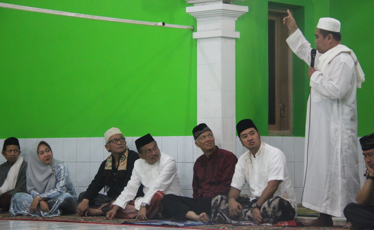 Subuh Berjamaah di Pondok Pesantren Darul Abror Desa Kedungjati Kec. Bukateja