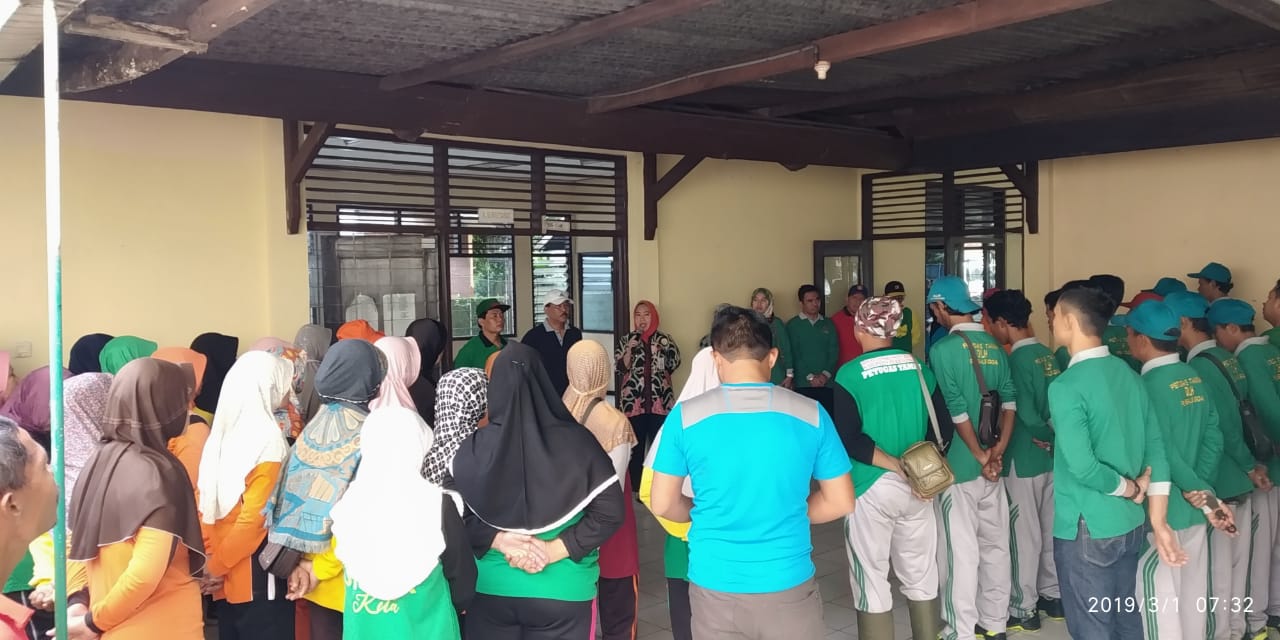 Plt Bupati : DLH Motor Penggerak Gerakan Jumat Bersih