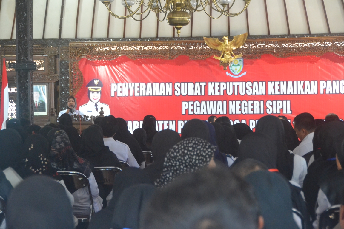 621 PNS Mendapat SK Kenaikan Pangkat