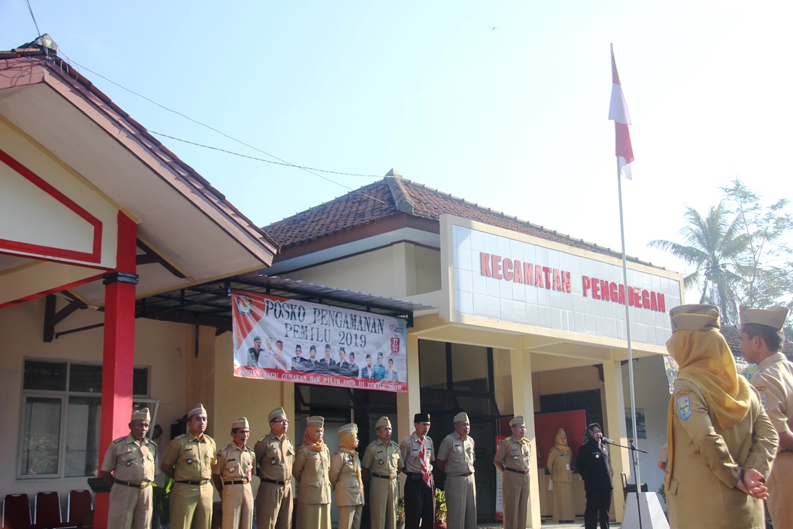 Hari Pertama Kerja, Bupati Apel Pagi Perdana Di Kec Pengadegan