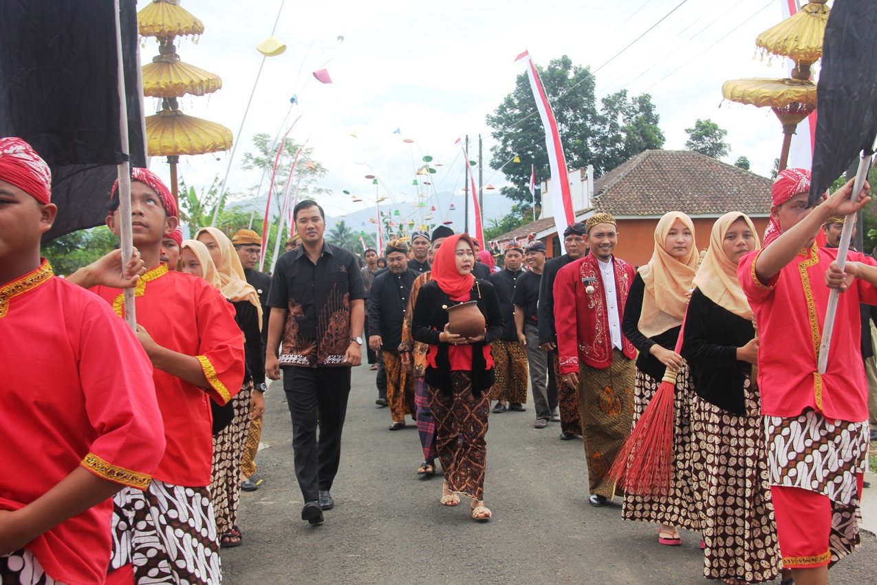 Bupati Apresiasi Grebeg Onje Sebagai Upaya Nguri-uri Budaya