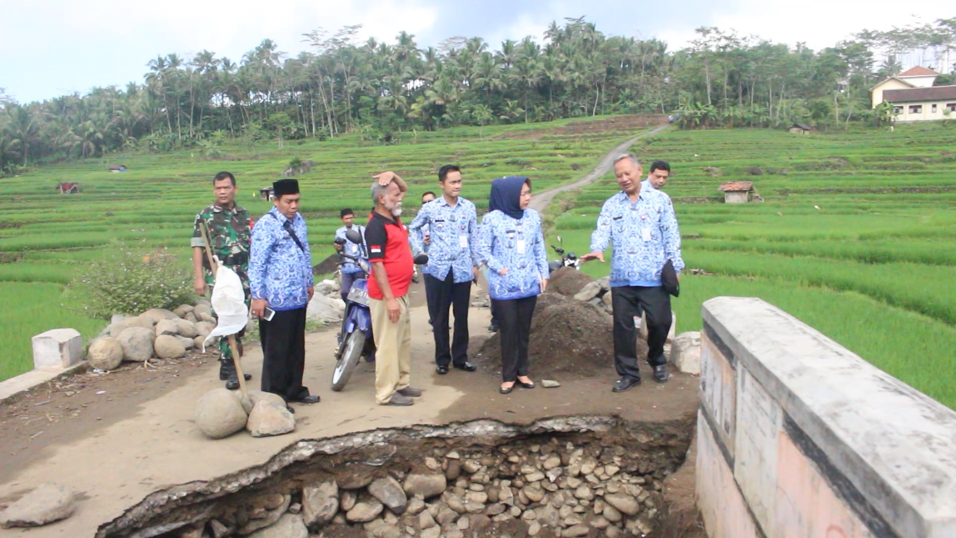 Oprit Amblas Jembatan Lengkung Kahuripan Segera Ditangani