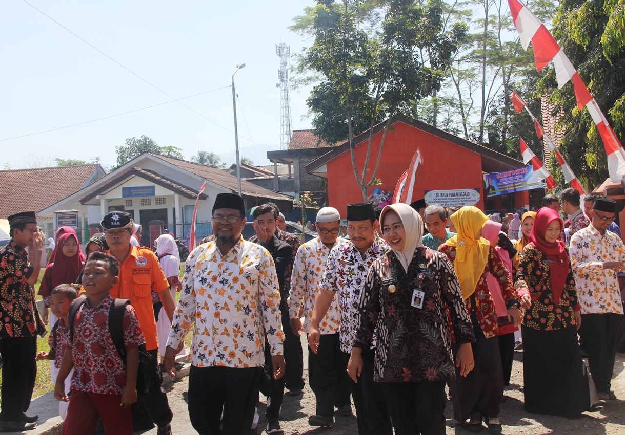 Silaturahmi Dengan Aparatur Pemerintah Dan Masyarakat Kecamatan Kertanegara