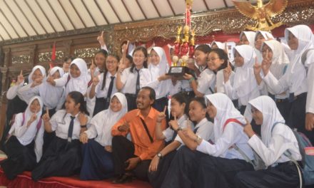 SMPN 1 Purbalingga Juarai Lomba Unisono Lagu Perjuangan