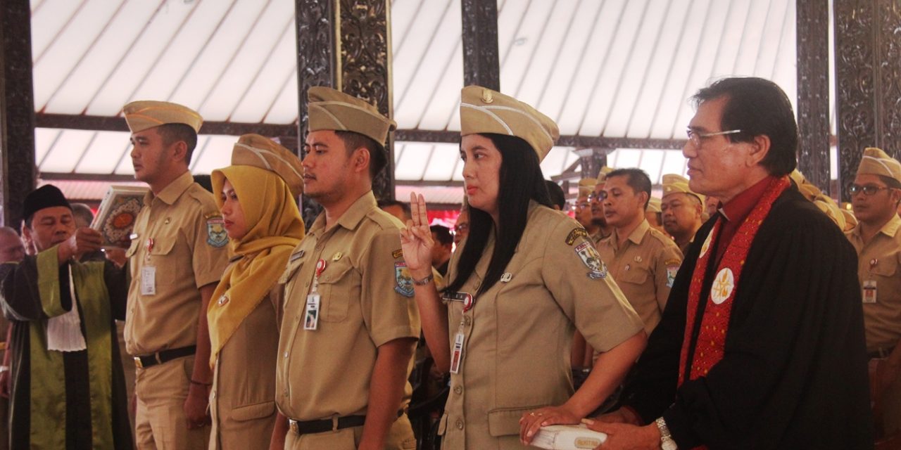 Pengambilan Sumpah/ Janji Dan Pelantikan 3 Pejabat Administrator Dan 233 Pengawas Di Lingkungan Pemerintah Kabupaten Purbalingga Tahun 2019