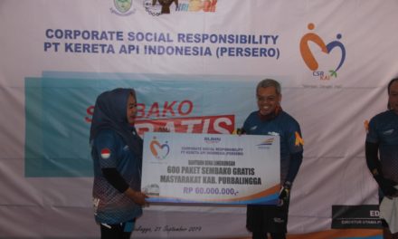 PT KAI Bagikan 600 Paket Sembako Bagi Warga Purbalingga