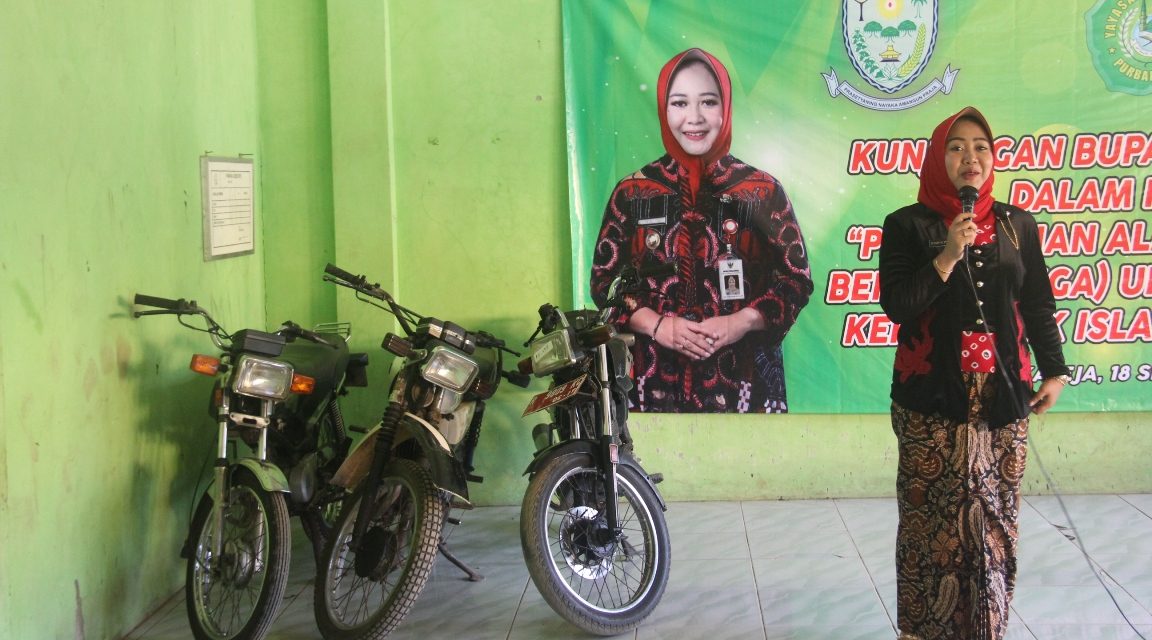 Bupati Bantu Tiga Motor Untuk Praktik SMK Islam Al Yusufiah