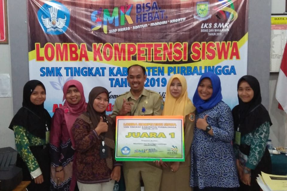 SMK N 1 Kaligondang Raih 9 Piala LKS Tingkat Kabupaten