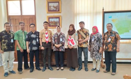 Dua Siswa SMAN 1 Rembang Melajuke Tingkat Nasional Lomba Desain Grafis