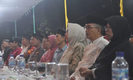 Hikmah Hadiri Pengajian, Bupati Siap Fasilitasi LPJU di Sidanegara