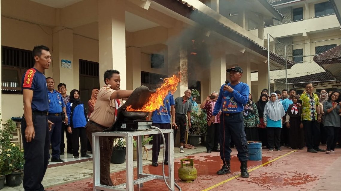 Satpol PP Sosialisasi Mencegah Kebakaran di SMPN 3 Purbalingga