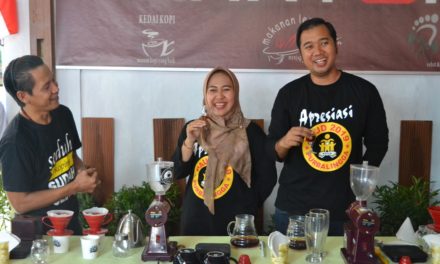 54 Barista Ikuti Lomba Seduh Kopi V60