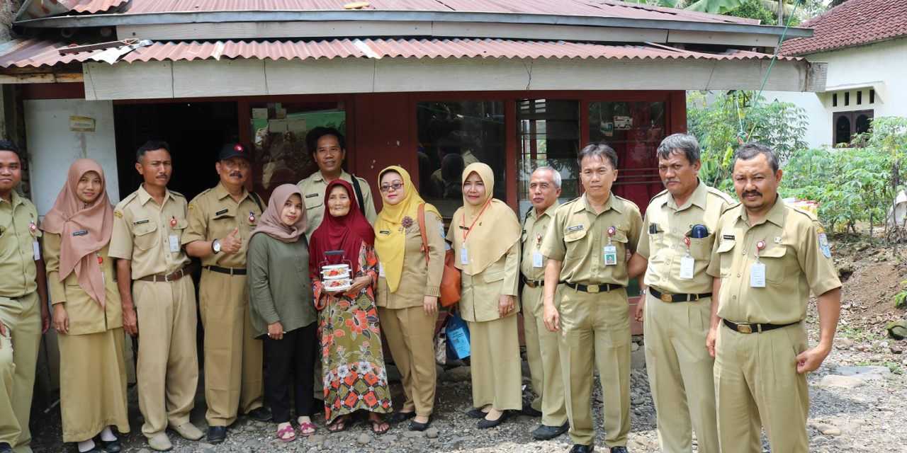 Kesehatan Lansia Penerima Rantang Berkah di Rembang Terpantau Baik