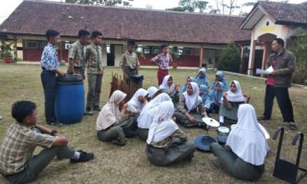 Katasapa Tularkan Virus Teater dan Sastra