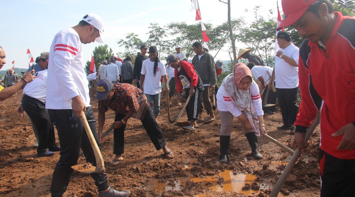 Bupati Serahkan Tiga KIA