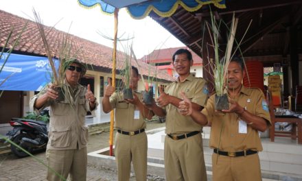 Mitigasi Bencana, BPBD Purbalingga Distribusikan Rumput Vetiver di Kecamatan Karangjambu