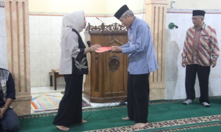 Malam Tahun Baru Bupati Sambangi Sejumlah Masjid