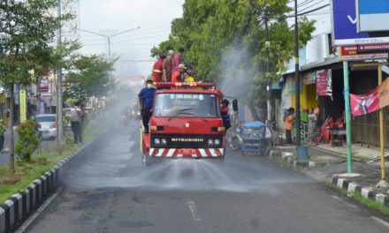 Semprot Desinfektan di Jalan Protokol Hingga Pembagian Masker dan Hand Sanitizer