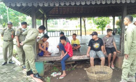 Satpol PP Purbalingga Patroli dan Berikan Pembinaan Bagi Pelajar