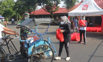 1900 Abang Becak dan Tukang Ojek Dapat Sembako