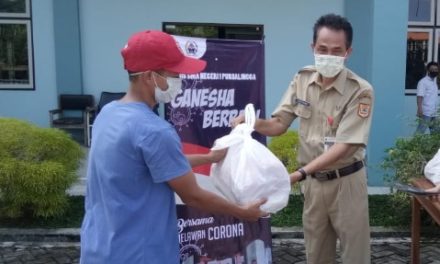 OSIS SMA 1 Purbalingga Bagikan 36 Paket Sembako