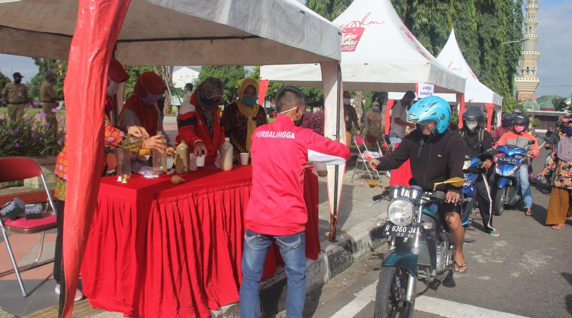 Pemkab Sediakan Jamu Gratis Bagi Pengendara Yang Melintas Alun-alun