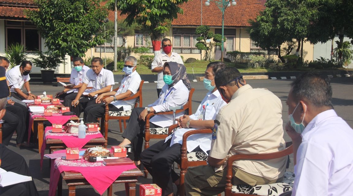 Pemkab Bahas Jaring Pengaman Sosial Sambil Berjemur