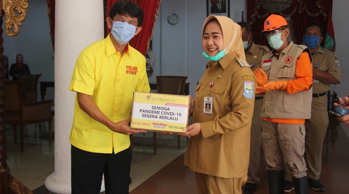 Warga Gunungwuled Dapat Bantuan CSR Pabrik Jamu