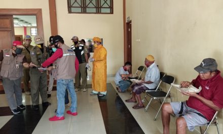 Tidak Pakai Masker, 10 Orang Dibawa Ke Rumah Karantina