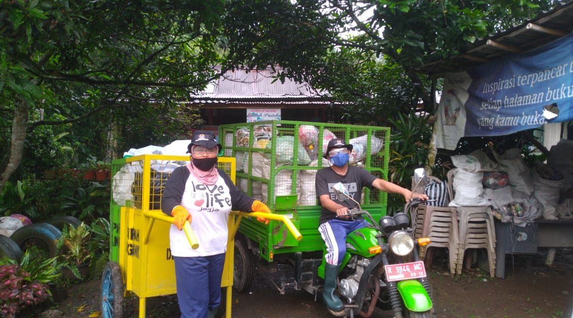 Bank Sampah Desa Muntang Tetap Beroperasi di Tengah Pandemi