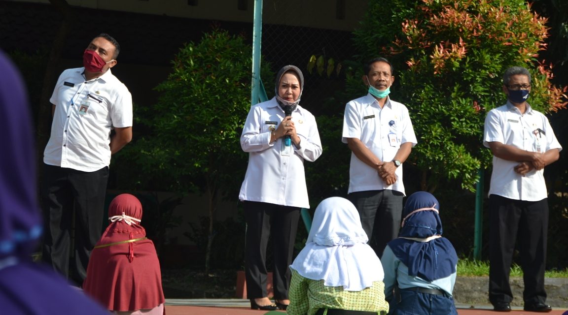 Monitoring MPLS, Bupati Tiwi Semangati Siswa Baru